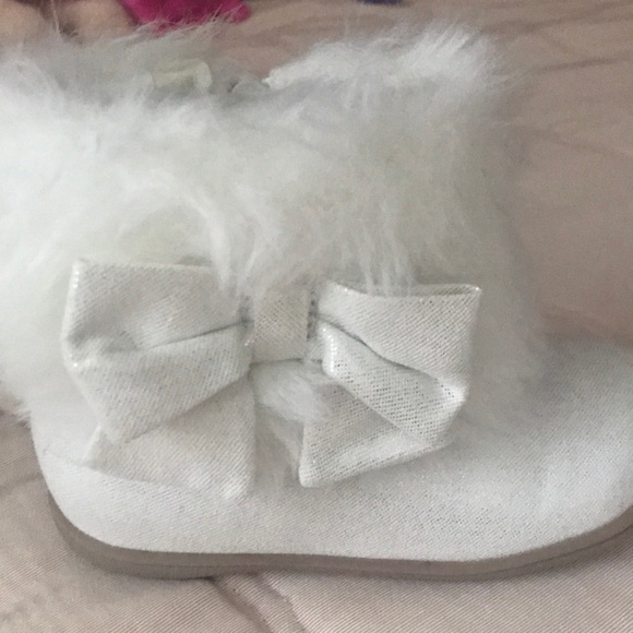 gymboree white fur boots